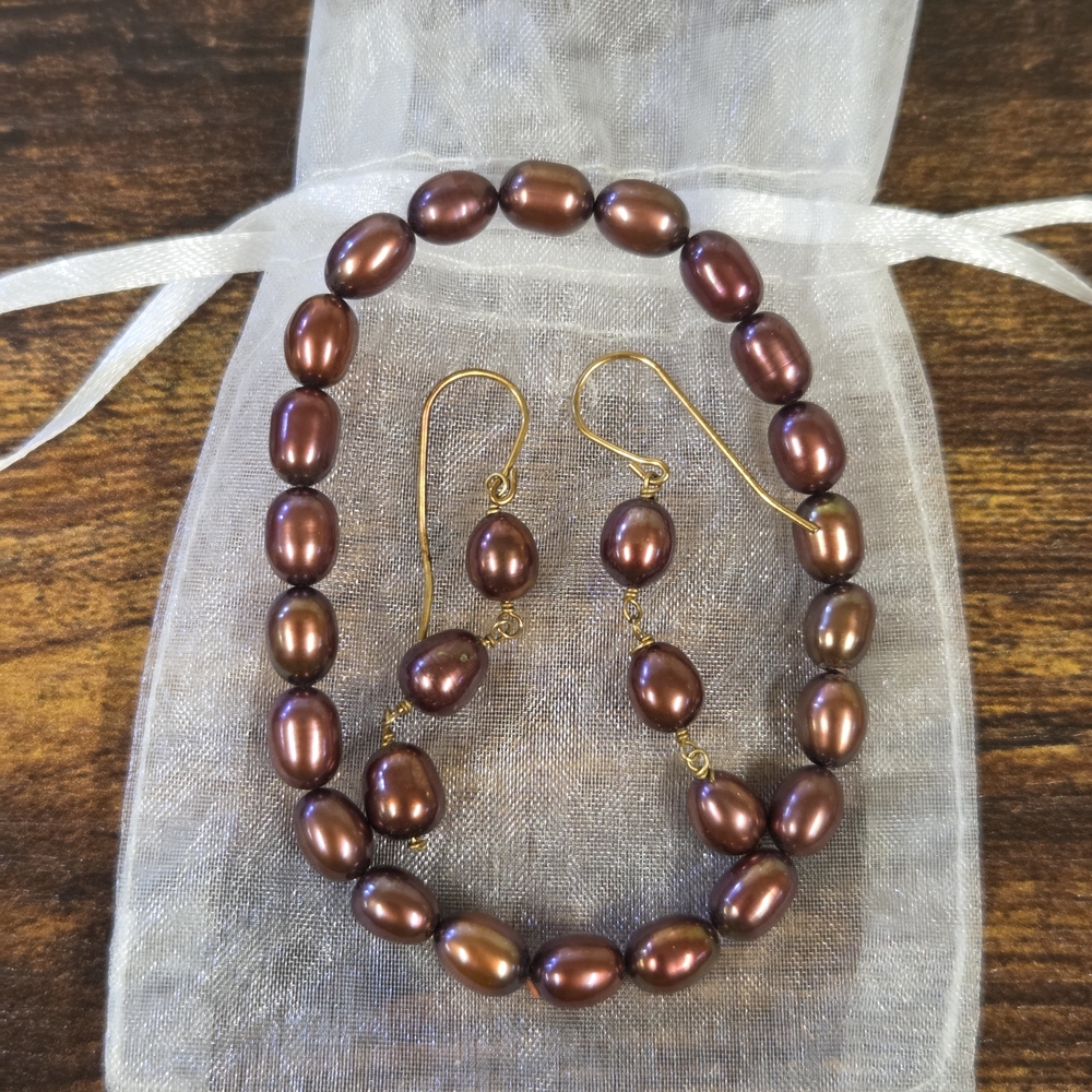 Freshwater Pearl Bracelet and Earrings Set